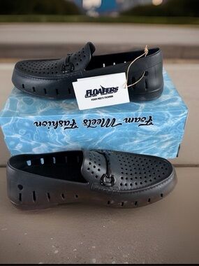 Floafers Men's Size 10 Chairman Bit Loafers Black/Asphalt. New in Box.